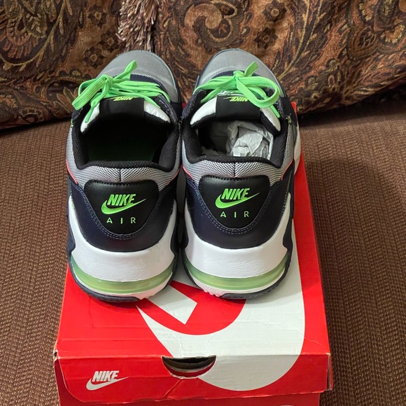 100% Auth Nike Air Max Excee Sneakers - Picture 3 of 12